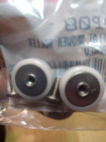 Picture of 3/4 FLAT SHOWER ROLLER W/SCREW